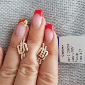 1492134091_zolotye-sergi-s.jpg Золоті сережки з цирконієм.Сережки золоті з камінцями.