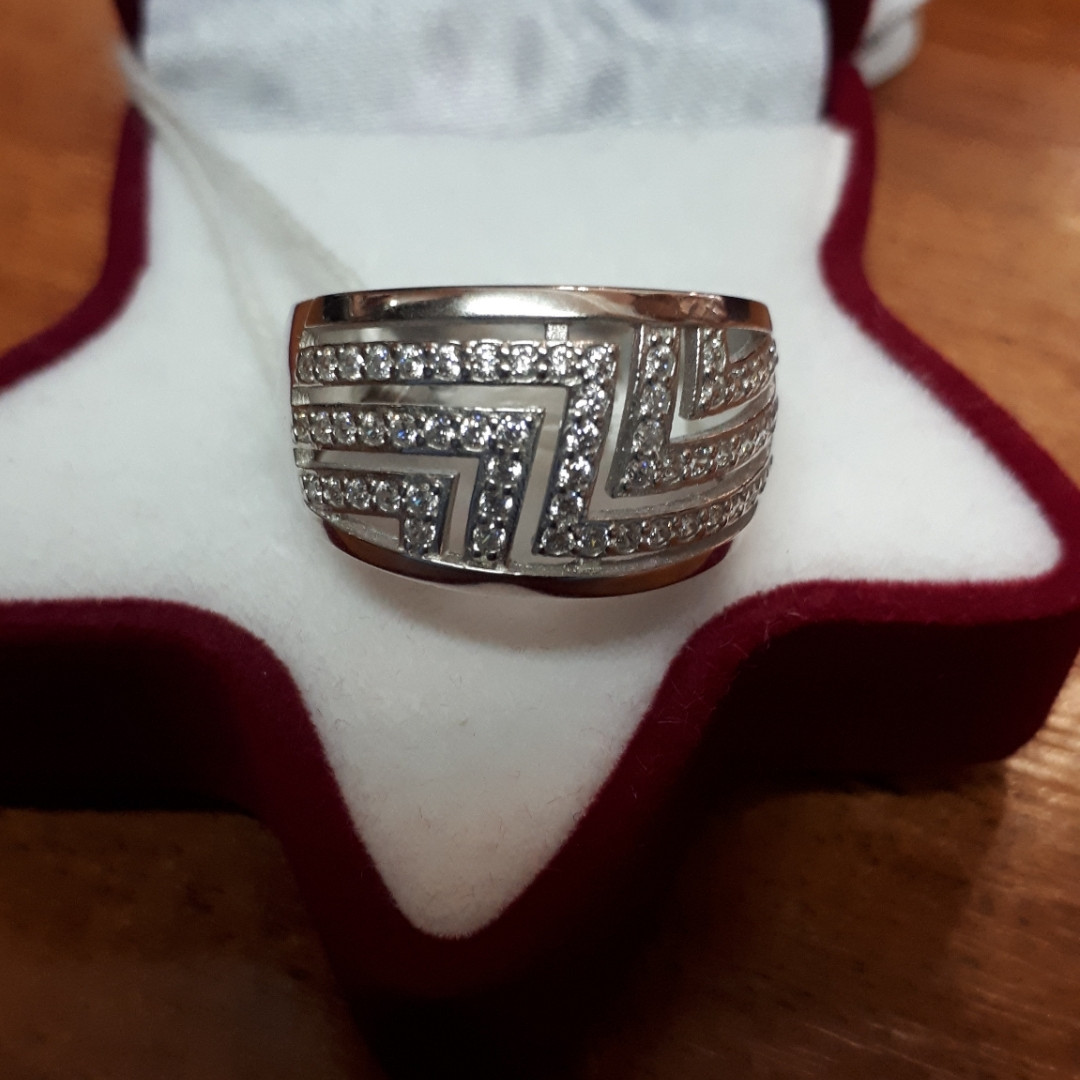 Срібне кільце 925 проби.