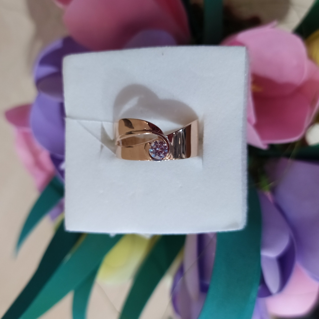 Золоте кольцо 585 проби