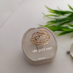 2959809079_zhenskoe-zolotoe-koltso.jpg Жіноче золоте кільце з алмазною гранню.