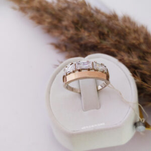 Срібне кільце 925 проби із вставками золота.