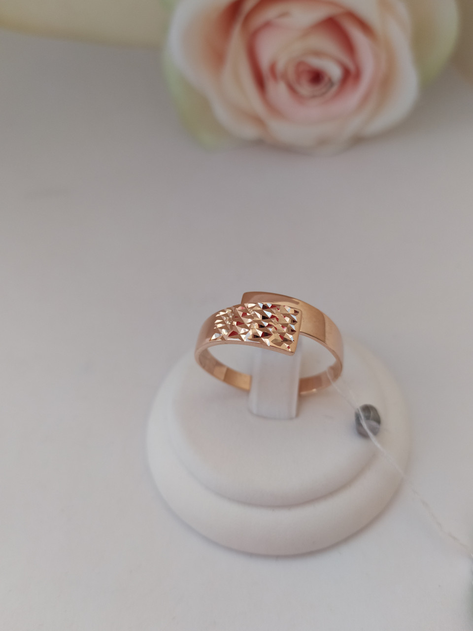 Кільце золоте з алмазною гранню - Зображення 4