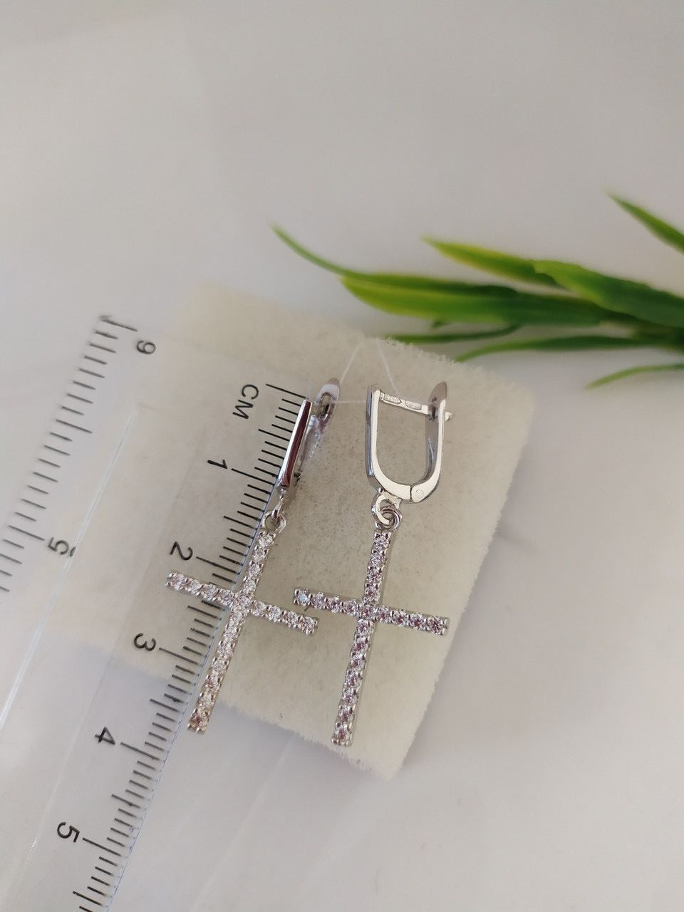 Срібні сережки з цирконієм сережки хрести сережки хрестики срібний сережки хрестики з камінням 53103р - Зображення 2