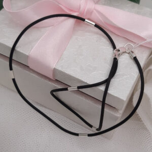 Срібний каучук зі вставками 925 проби.