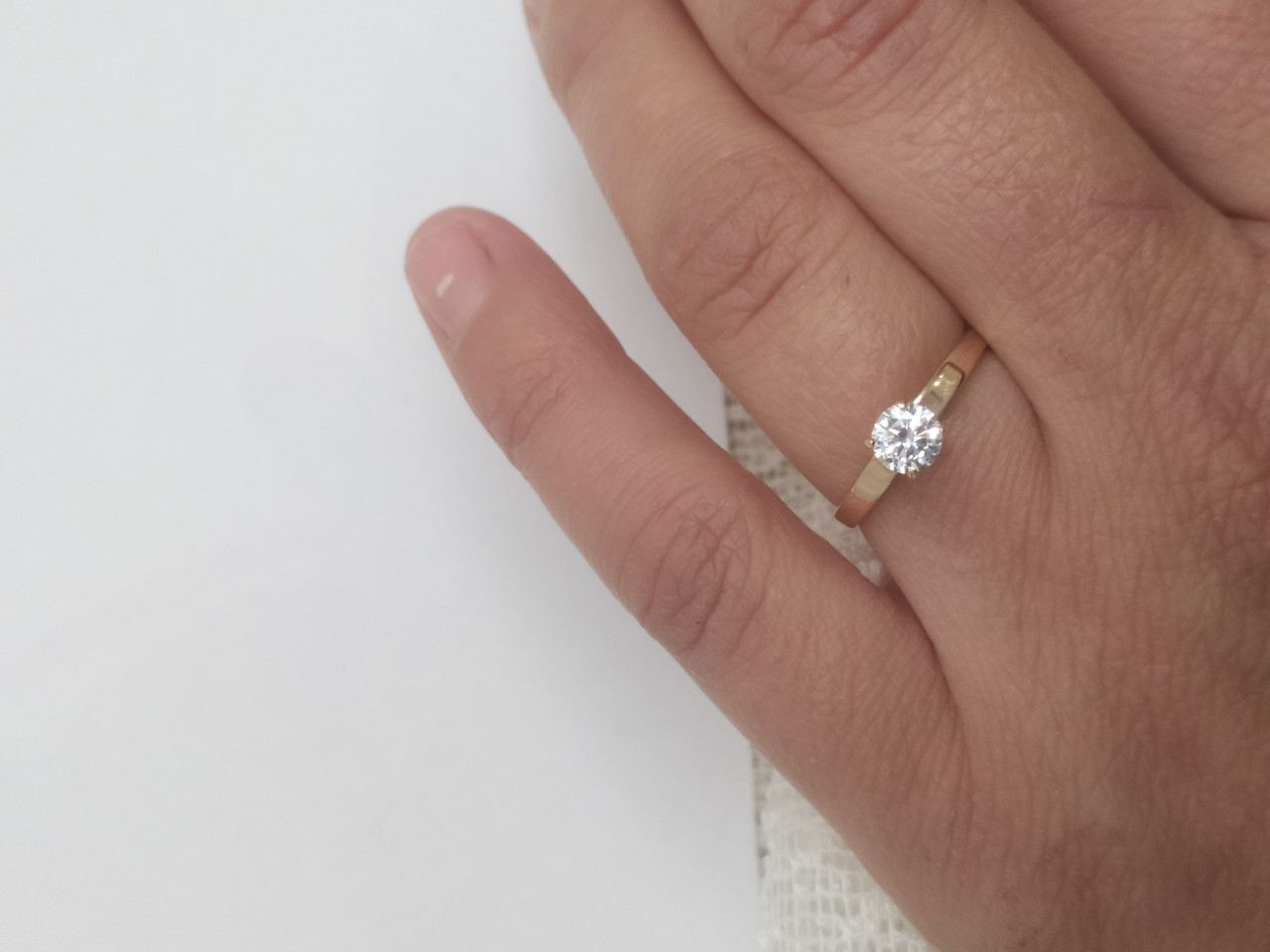 Золота каблучка 585 проби в червоному золоті - Зображення 3