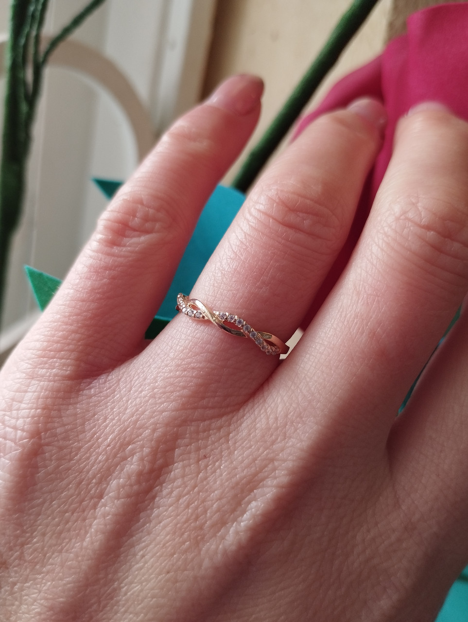 Золота каблучка 585 проби, золоте кільце з червоного золота з цирконієм - Зображення 3