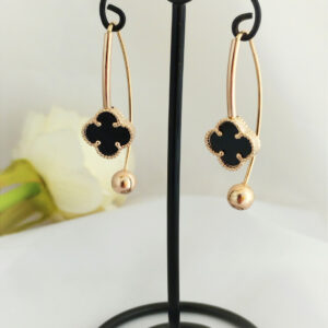 4833702486_zolotye-sergi-s.jpg Золоті сережки з оніксом, модні золоті сережки