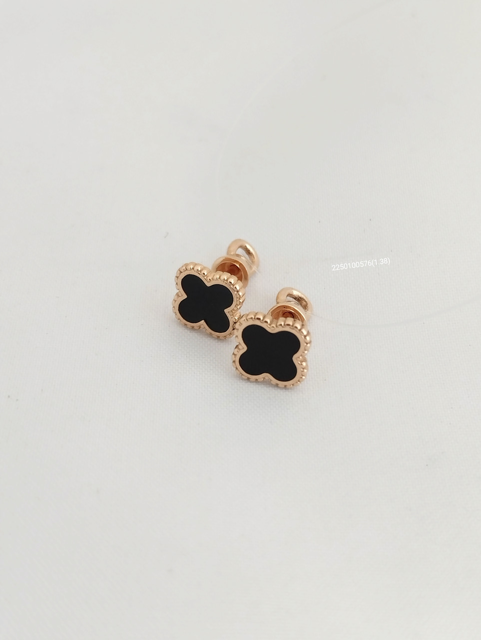 Золоті сережки з емаллю