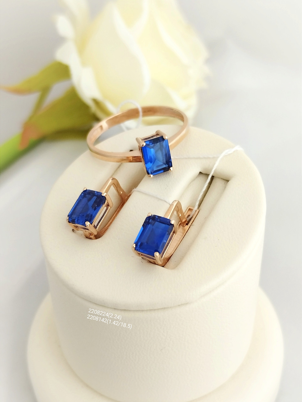 Золоте кільце з цирконієм синього кольору - Зображення 3