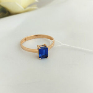 4907046480_zolotoe-koltso-s.jpg Золоте кільце з цирконієм синього кольору