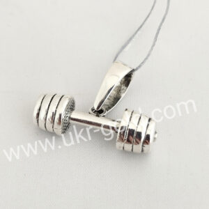 Срібний кулон гантелі