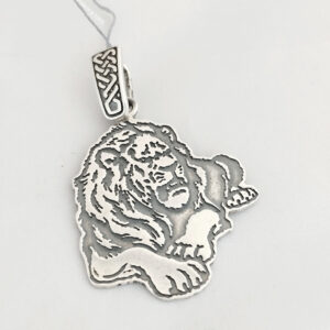 Срібний кулон лев