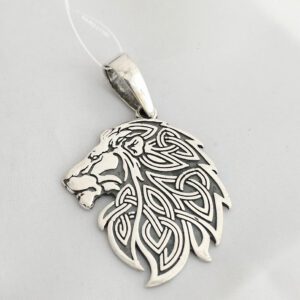 Срібний кулон лев