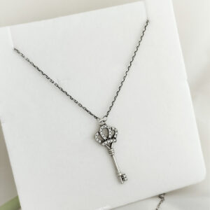 Срібний кольє ключ