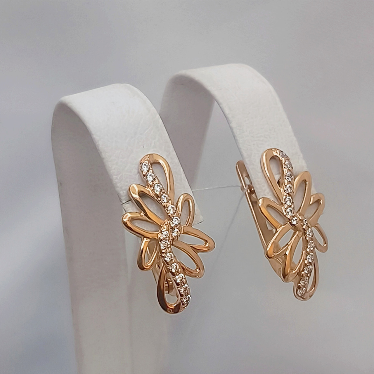 Золоті сережки в червоному золоті на англійському замку сережки з фіанітами золоті кульчіки