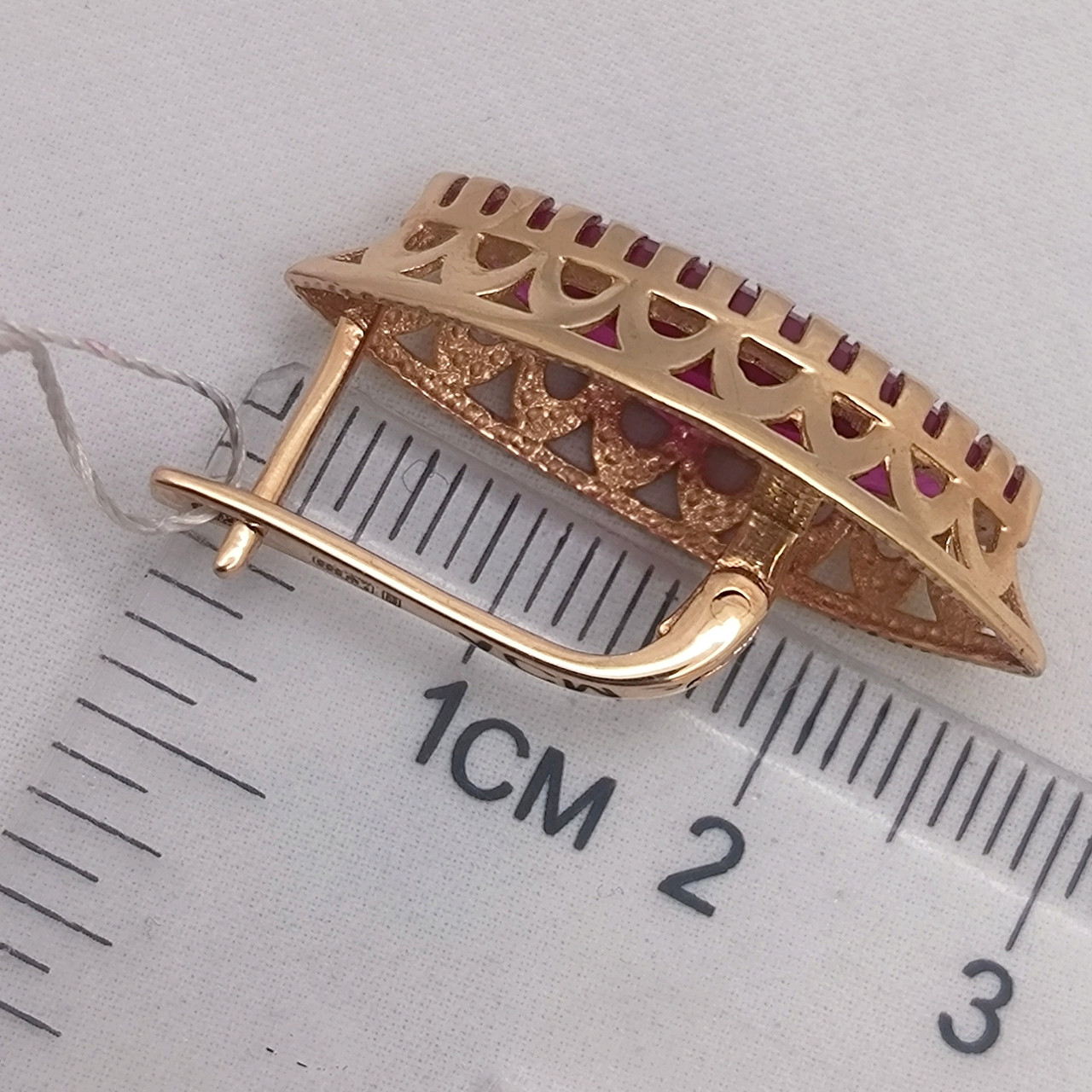 Золоті сережки з рубінами.сережки з червоним каменем.Сережки з рубіном з візерунком. - Зображення 7