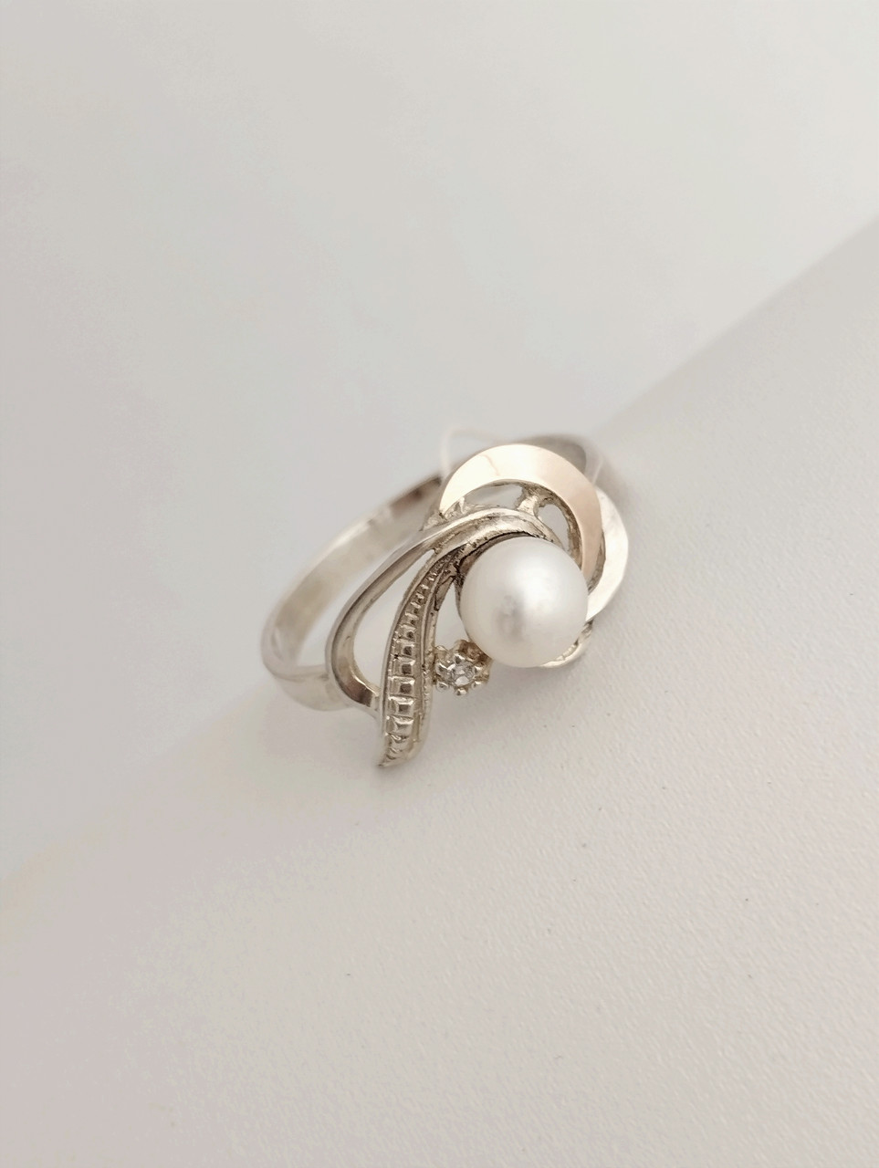 Кільце срібне з золотими пластинами і перлами