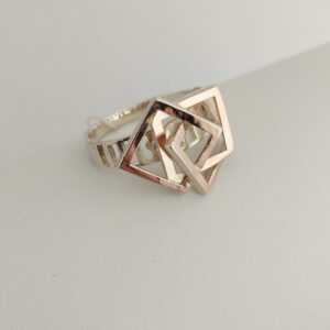 5672166740_koltso-serebryanoe-s.jpg Кільце срібне з золотими пластинами