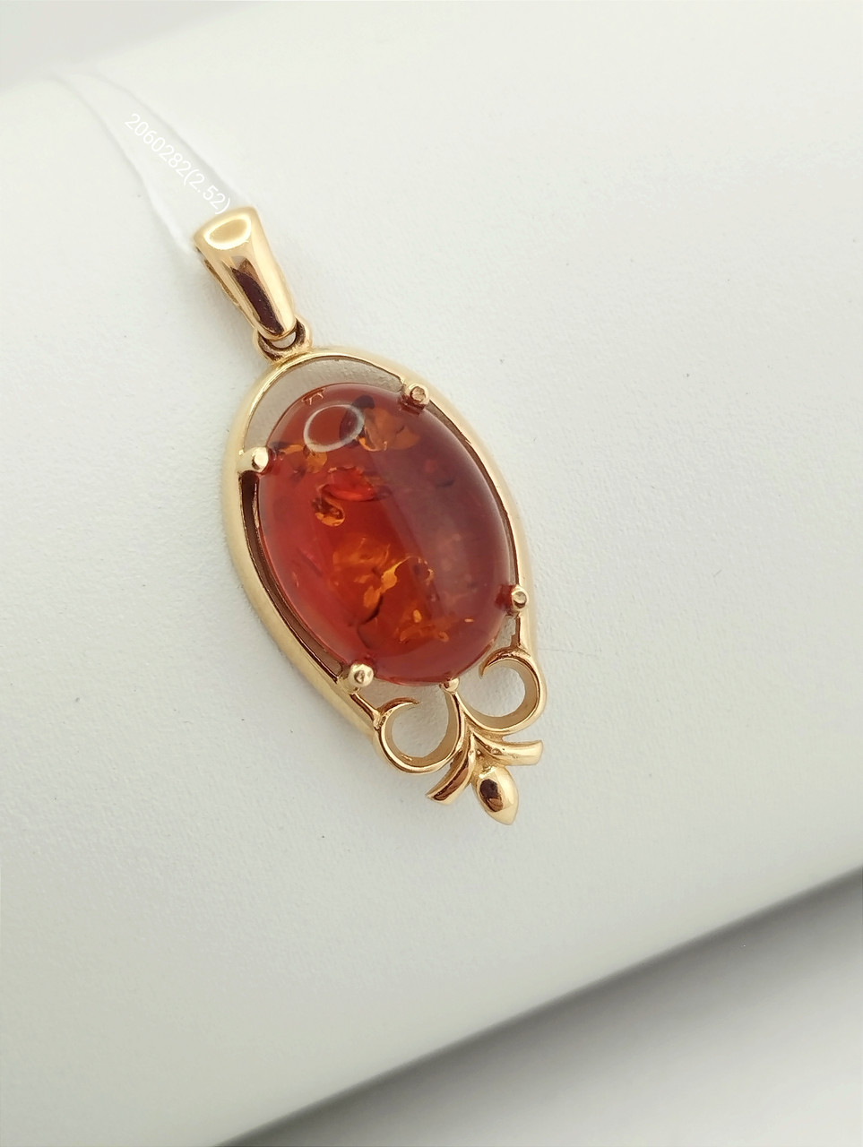Золотий кулон із бурштином Ukr-gold
