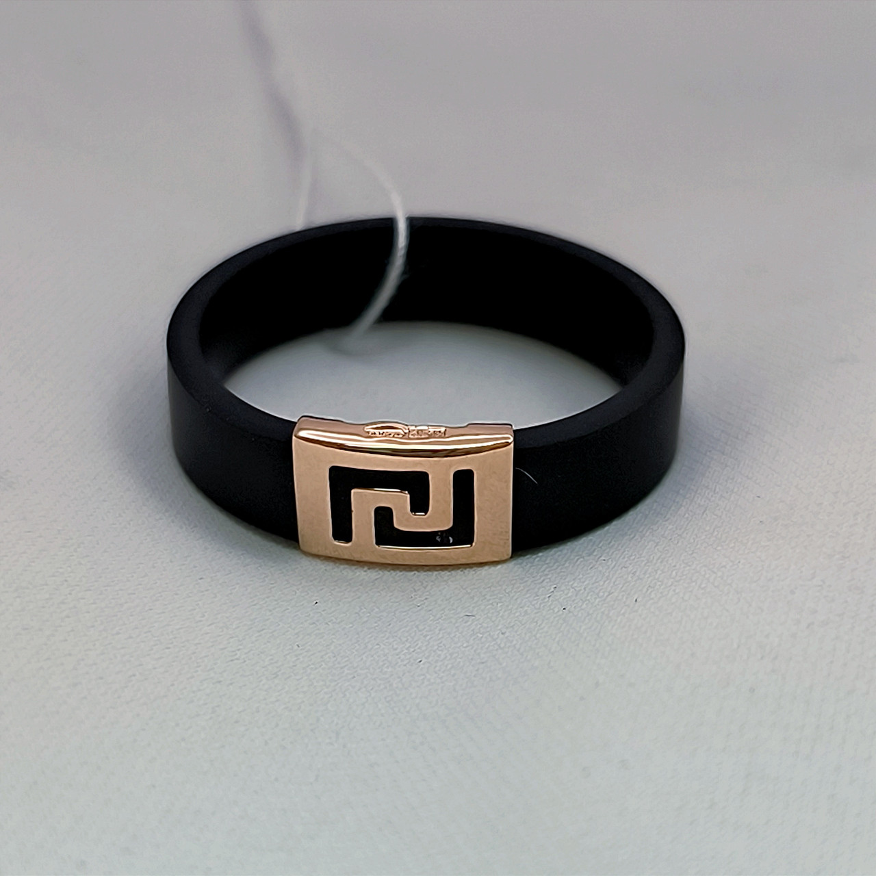 Каучукове кільце із золотом