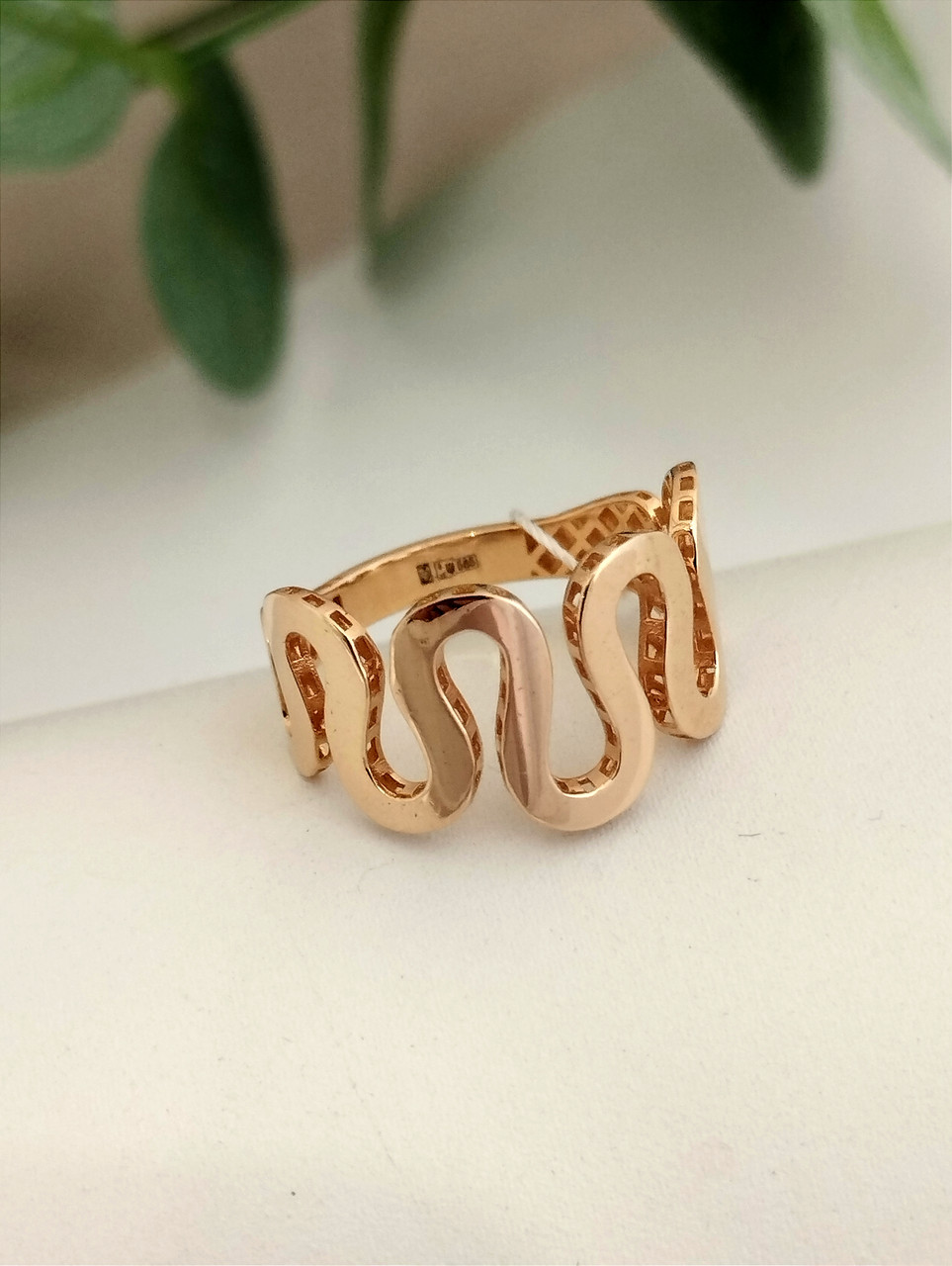 Золоте кільце змія