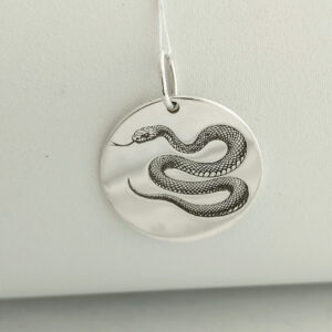 Срібний кулон змія