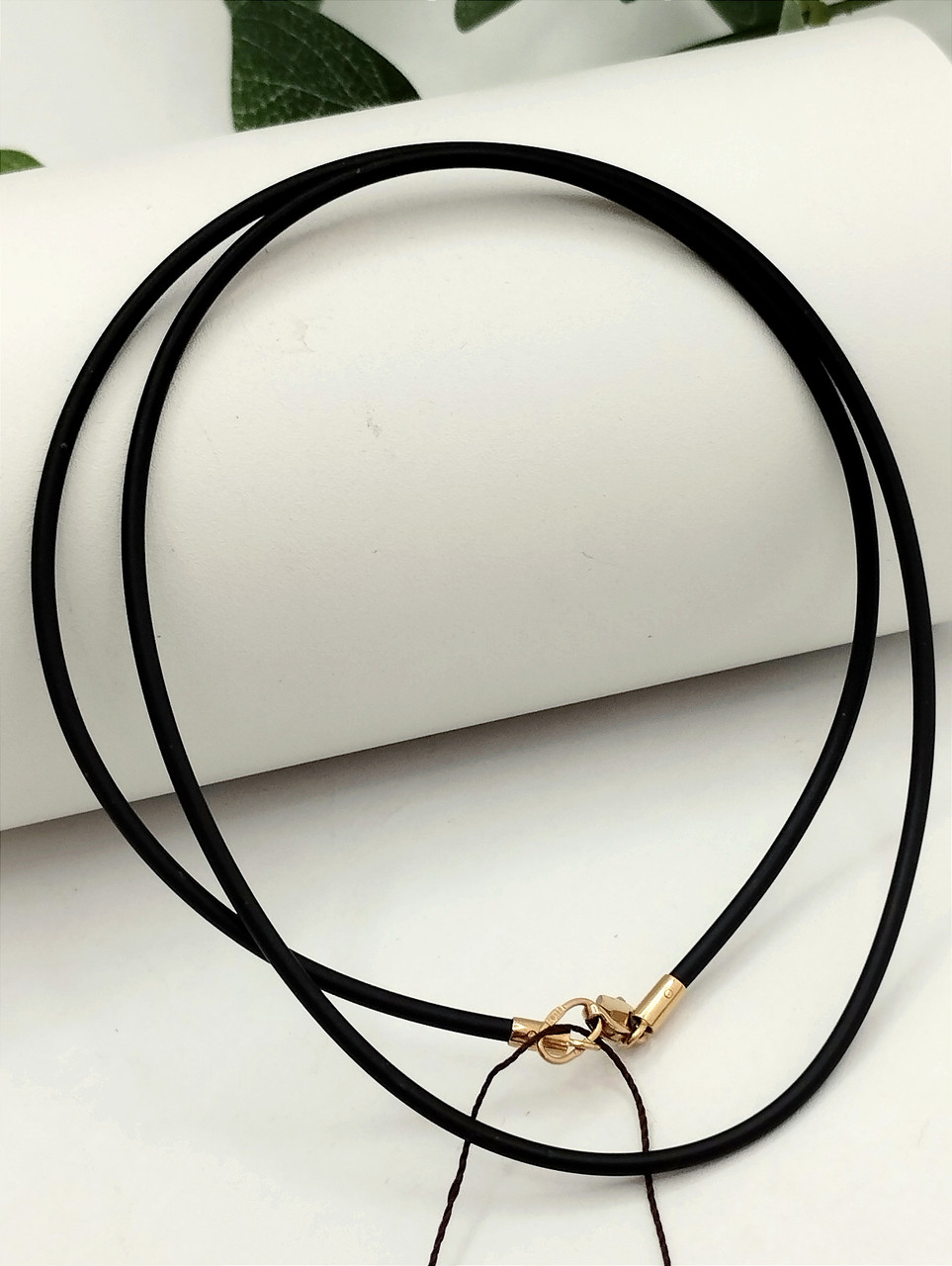 Золотий ланцюжок каучуковий шнурок із золотим замком