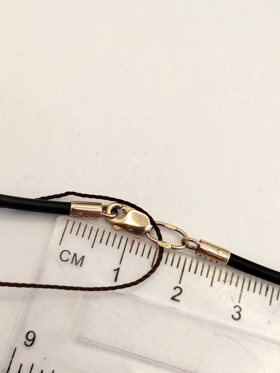 Золотий ланцюжок каучуковий шнурок із золотим замком - Зображення 3