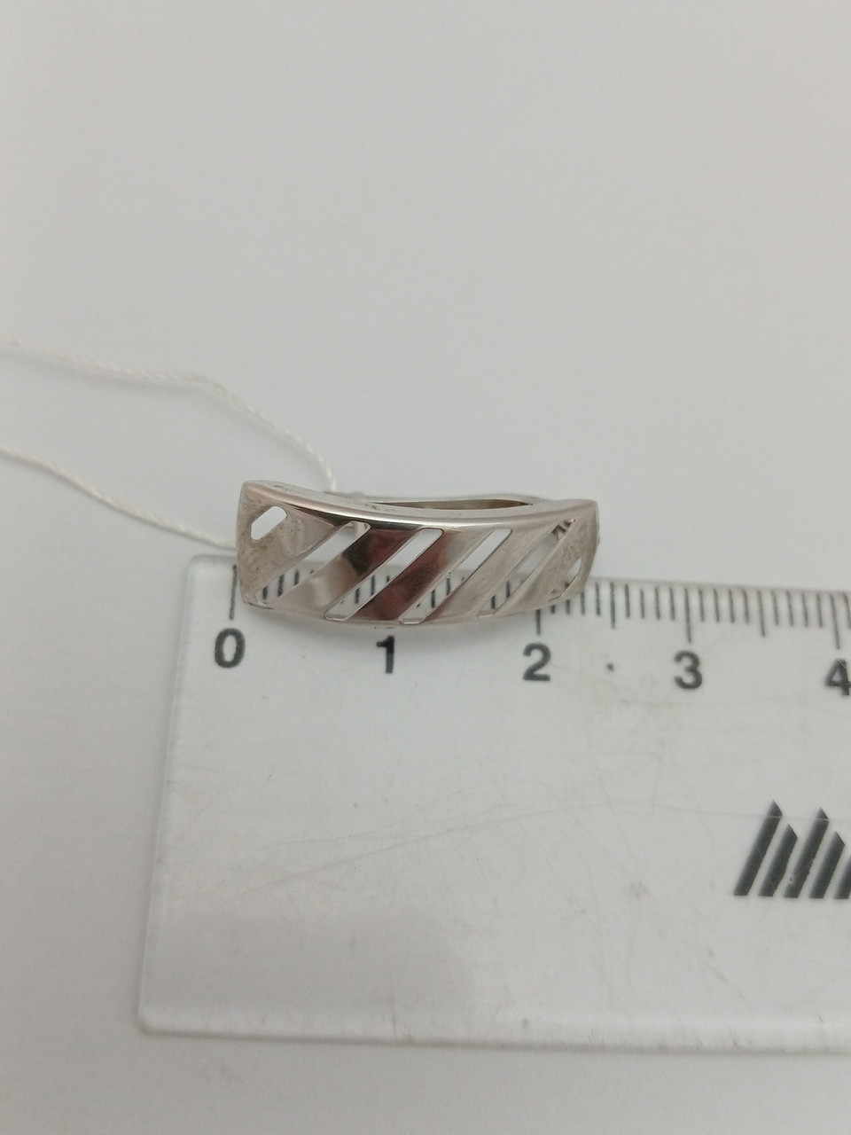 Срібні сережки з англійським замком в класичному стилі. - Зображення 3