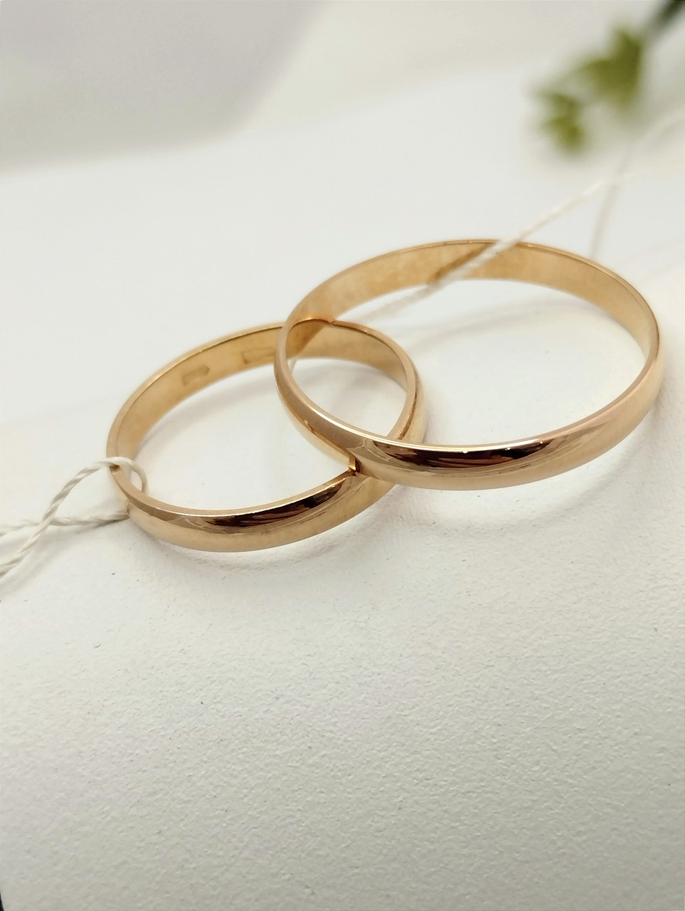 Обручку з червоного золота