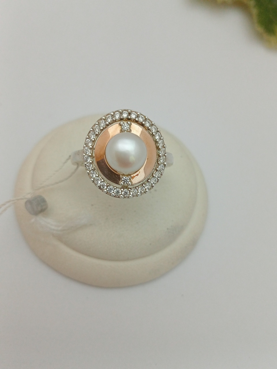 Срібне кільце 925 проби з напаяними пластинами золота 375 проби зі вставкою перлів