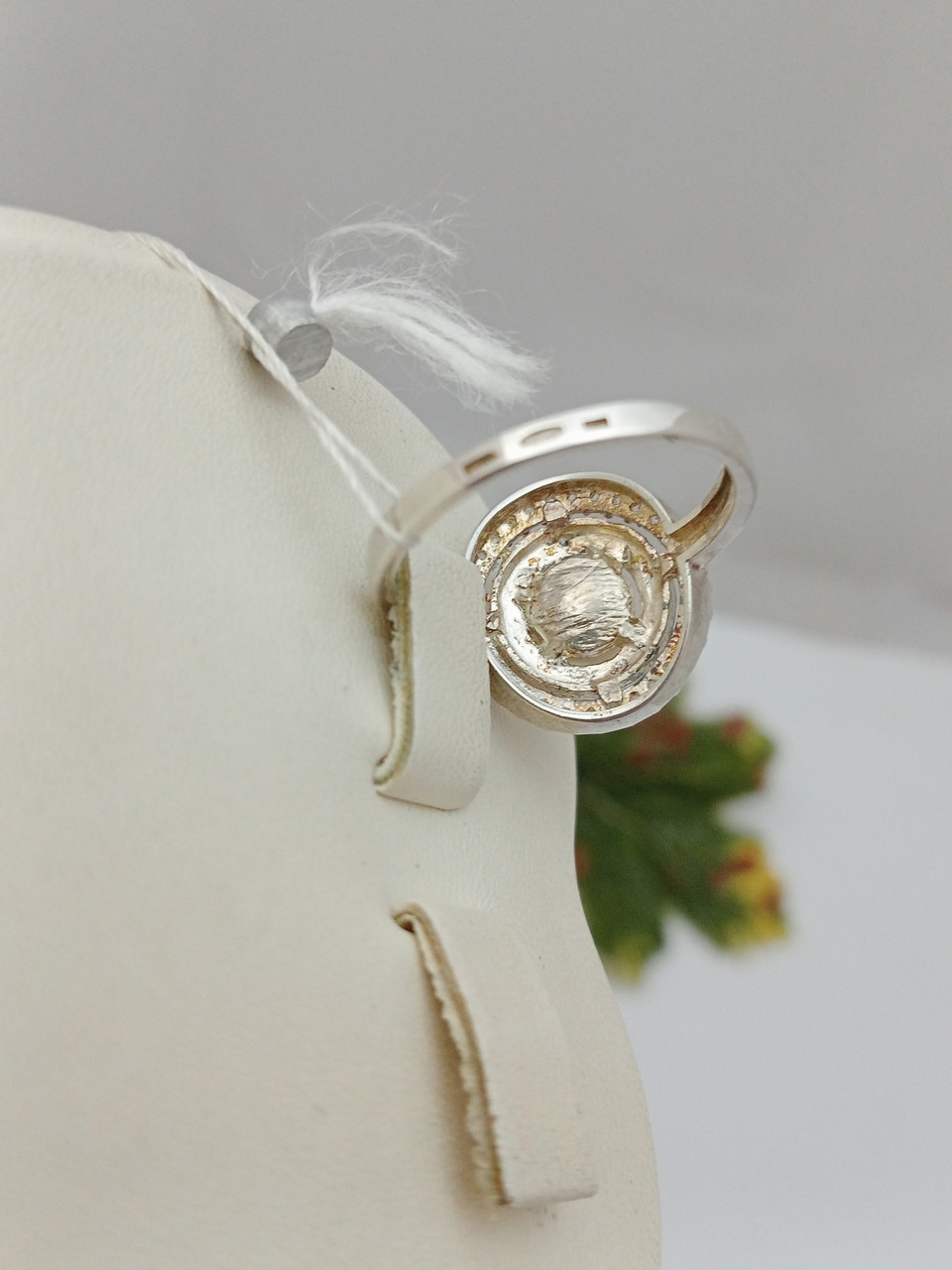 Срібне кільце 925 проби з напаяними пластинами золота 375 проби зі вставкою перлів - Зображення 2