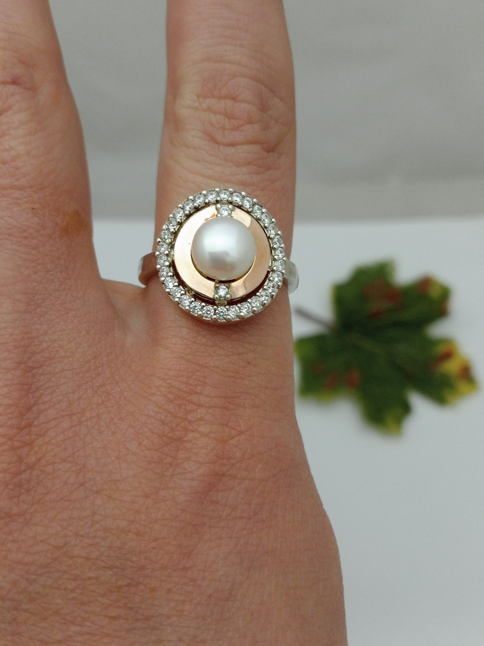 Срібне кільце 925 проби з напаяними пластинами золота 375 проби зі вставкою перлів - Зображення 3