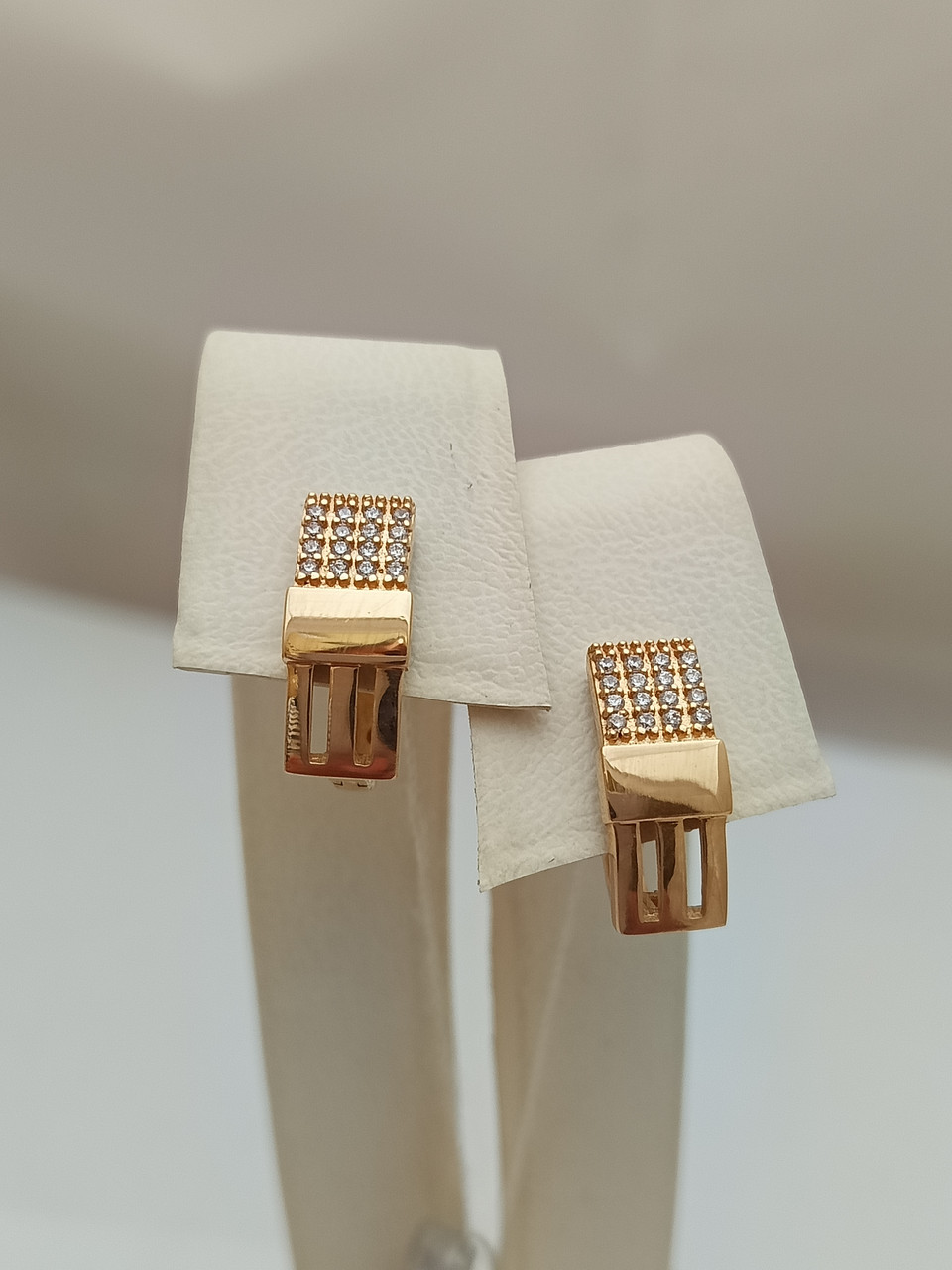 Золоті сережки з цирконієм 585 проби